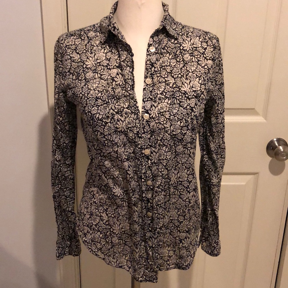 Black and white Blouse!